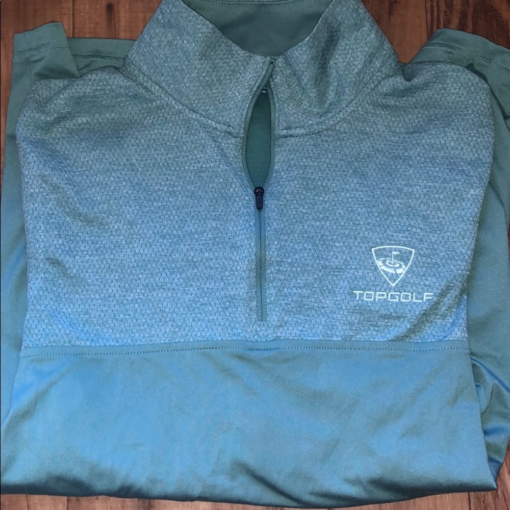 Topgolf Under Armour Athletic pull over